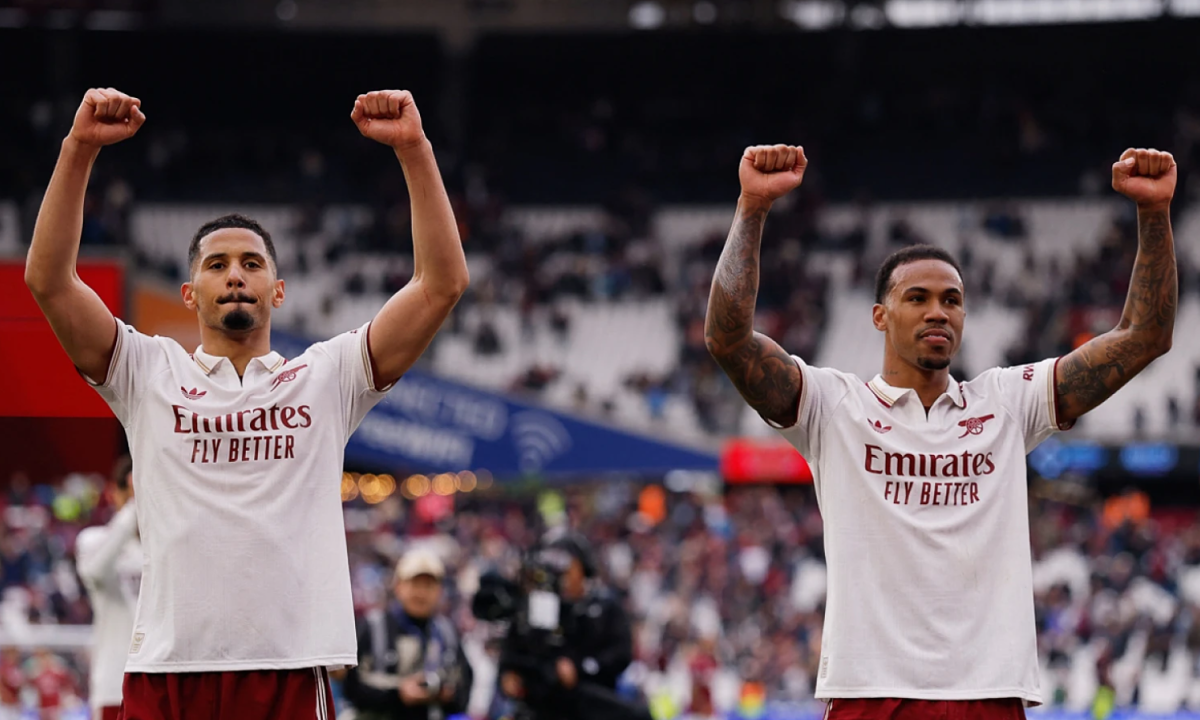 Neville: ‘Hàng thủ có thể giúp Arsenal hạ PSG’ - hình ảnh - new88pg8.com
