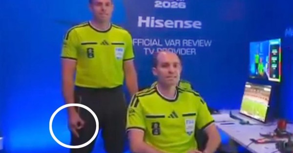 Trọng tài VAR World Cup 2026 gây tranh cãi với cử chỉ kỳ lạ, FIFA vào cuộc điều tra - hình ảnh - new88pg8.com Trọng tài VAR World Cup 2026 gây tranh cãi với cử chỉ kỳ lạ, FIFA vào cuộc điều tra - hình ảnh - new88pg8.com