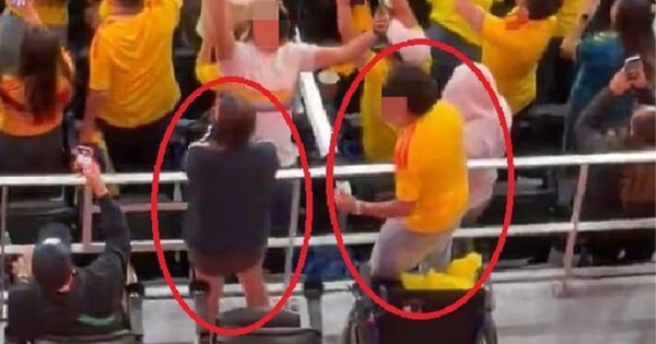 Tranh cãi khoảnh khắc CĐV Colombia bật khỏi xe lăn ăn mừng ở World Cup 2026 - hình ảnh - new88pg8.com Tranh cãi khoảnh khắc CĐV Colombia bật khỏi xe lăn ăn mừng ở World Cup 2026 - hình ảnh - new88pg8.com