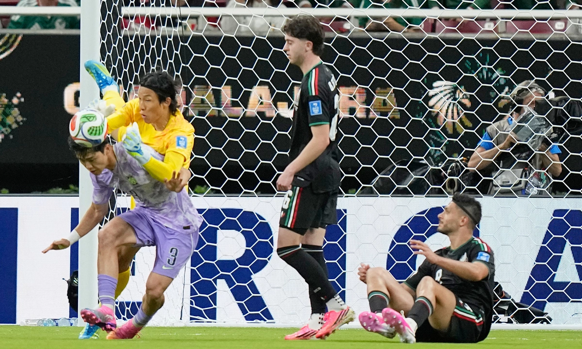 Mexico vượt qua vòng bảng World Cup 2026 sau sai lầm của thủ môn Hàn Quốc - hình ảnh - new88pg8.com