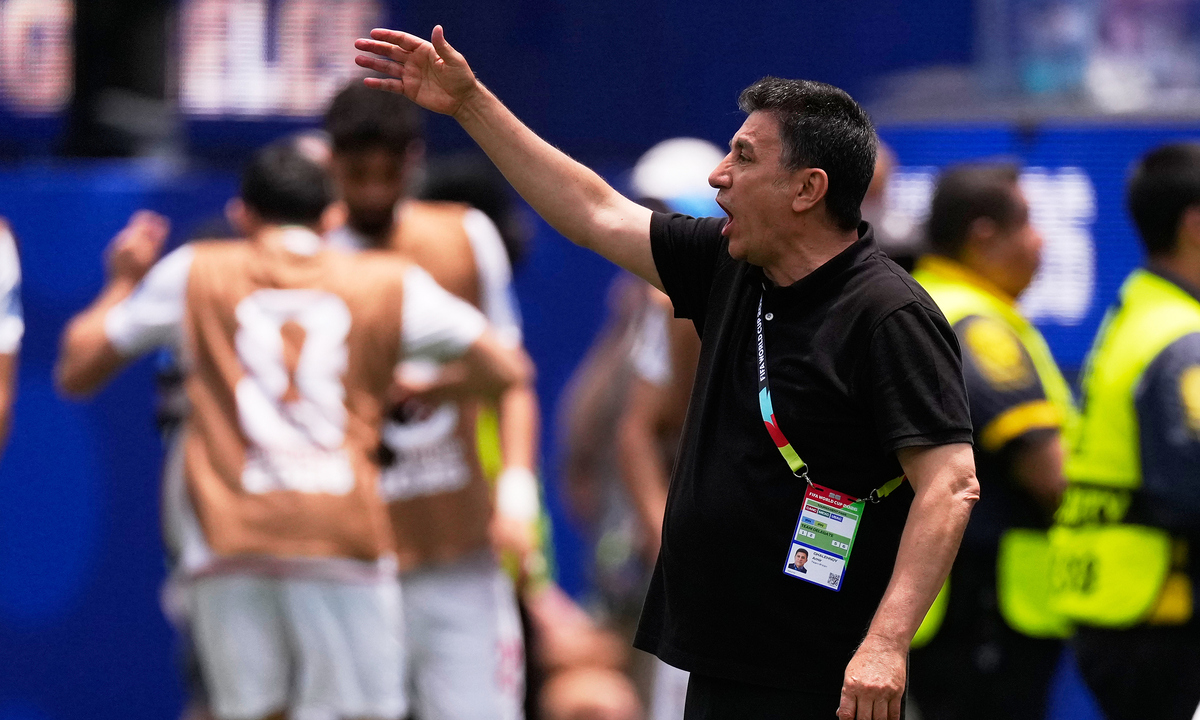 HLV Ghalenoei: ‘Iran bất bại là kỳ tích World Cup’ - hình ảnh - new88pg8.com HLV Ghalenoei: ‘Iran bất bại là kỳ tích World Cup’ - hình ảnh - new88pg8.com
