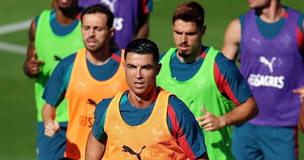 Ronaldo Bật Chế Độ Chinh Phục Cúp Vàng: Cơ Hội Cá Cược Thể Thao Uy Tín Không Thể Bỏ Lỡ - hình ảnh - new88pg8.com