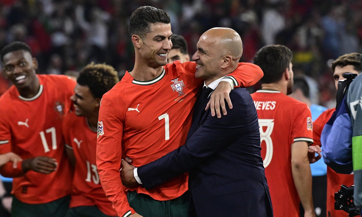 HLV tuyển Bồ Đào Nha đàm phán dẫn dắt Ronaldo ở Al Nassr - hình ảnh - new88pg8.com