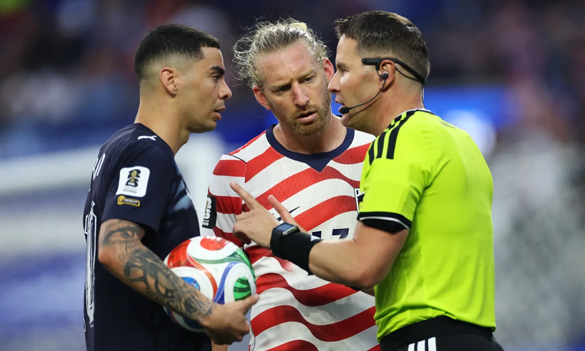 Luật VAR mới giúp thủ quân đội tuyển Mỹ tránh thẻ vàng tại World Cup 2026 - hình ảnh - new88pg8.com