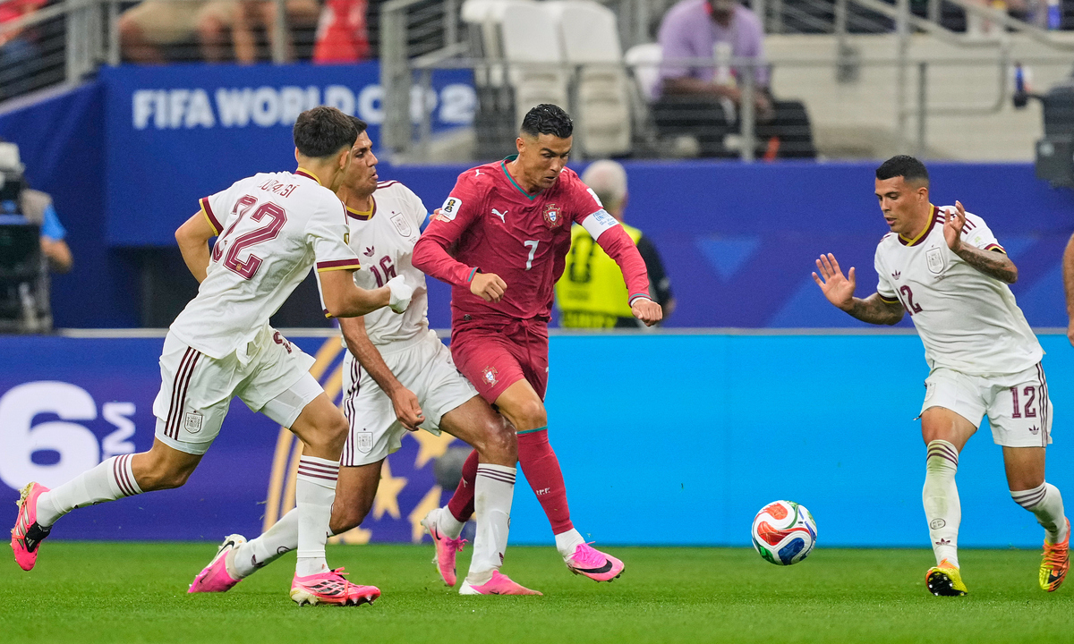 Ronaldo Nhận Điểm Thấp Nhất Trận Thua Tây Ban Nha: Dấu Hỏi Về Tương Lai Ở World Cup 2026 - hình ảnh - new88pg8.com Ronaldo Nhận Điểm Thấp Nhất Trận Thua Tây Ban Nha: Dấu Hỏi Về Tương Lai Ở World Cup 2026 - hình ảnh - new88pg8.com